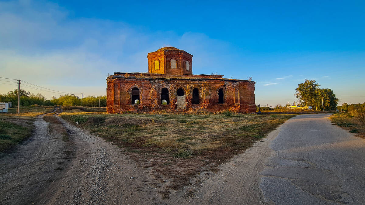 Церковь Космы и Дамиана, Головинщино (Лев-Толстовский район, Липецкая область). общий вид в ландшафте