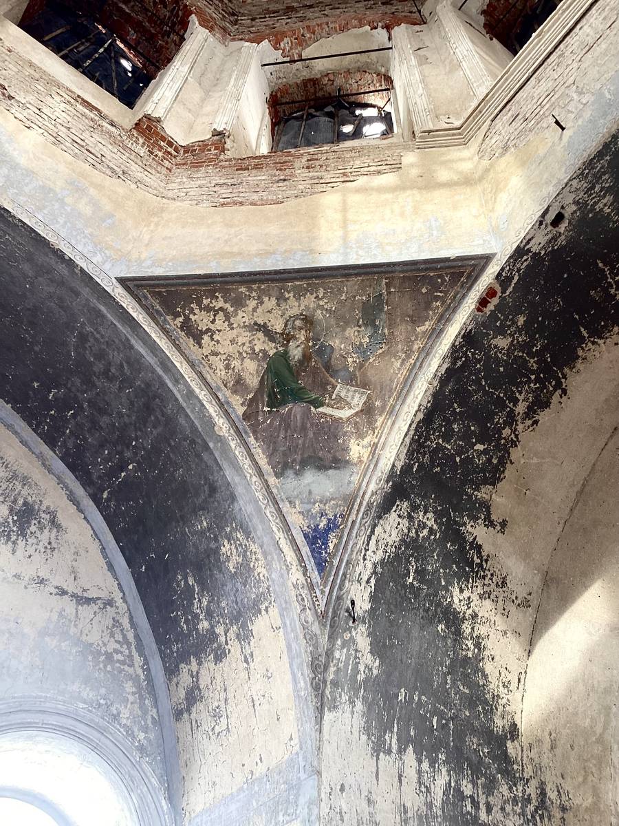 Северо-восточный угол основного объема. Фреска 