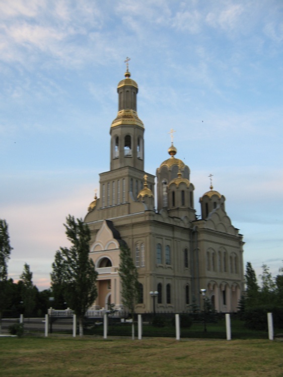 Невинномысск. Кафедральный собор Покрова Пресвятой Богородицы. фасады