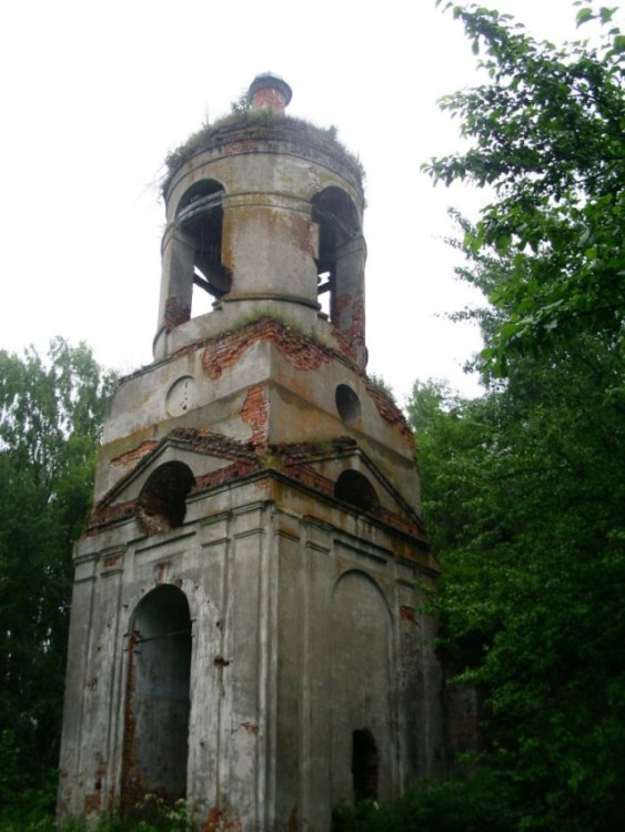 Церковь Тихвинской иконы Божией Матери, Почеп, урочище (Жуковский район, Калужская область). фасады, колокольня, вид с севера