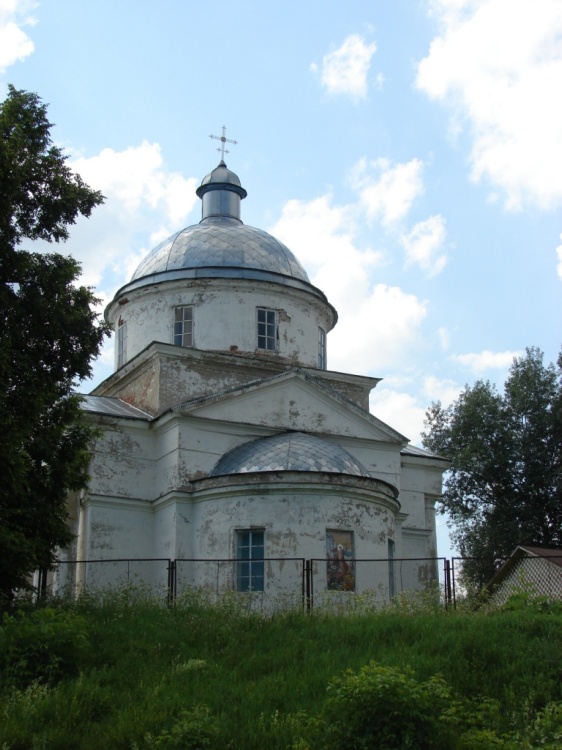 Дареевск. Церковь Димитрия Солунского. общий вид в ландшафте
