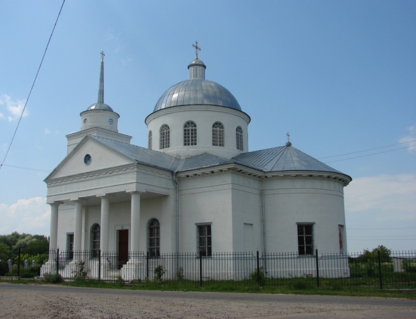 Церковь Рождества Пресвятой Богородицы, Суворово (Погарский район, Брянская область). общий вид в ландшафте