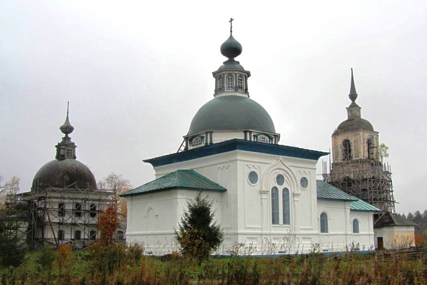 Церковь Троицы Живоначальной, Погост (Большешальский погост) (Каргопольский район, Архангельская область). фасады, вид с северо-востока