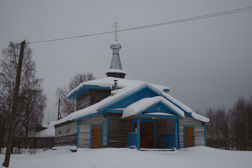 Церковь Илии Пророка (новая), Осташевская (Каргопольский район, Архангельская область). общий вид в ландшафте