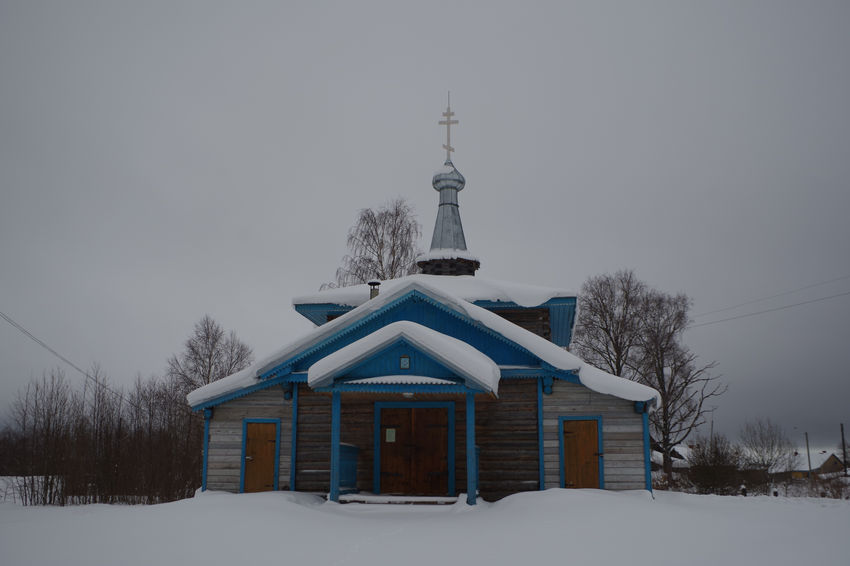 Церковь Илии Пророка (новая), Осташевская (Каргопольский район, Архангельская область). общий вид в ландшафте