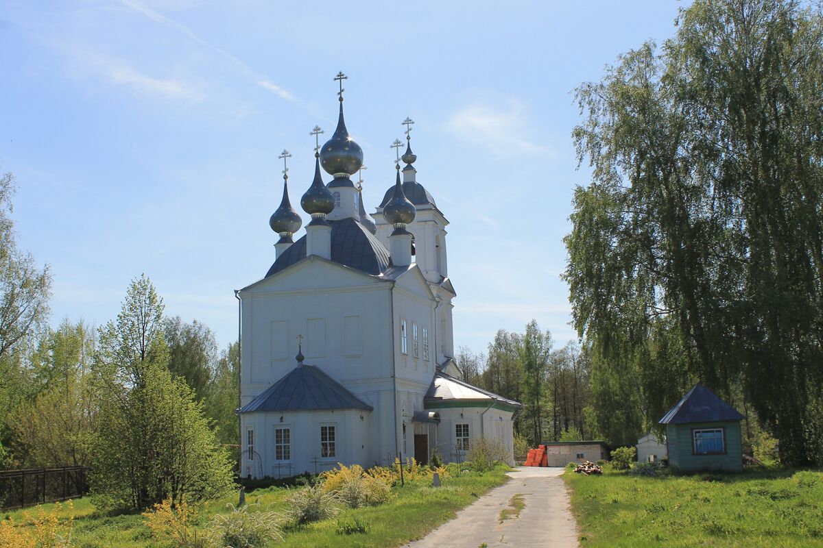 Церковь Троицы Живоначальной, Скоробогатово (Ковернинский район, Нижегородская область). фасады