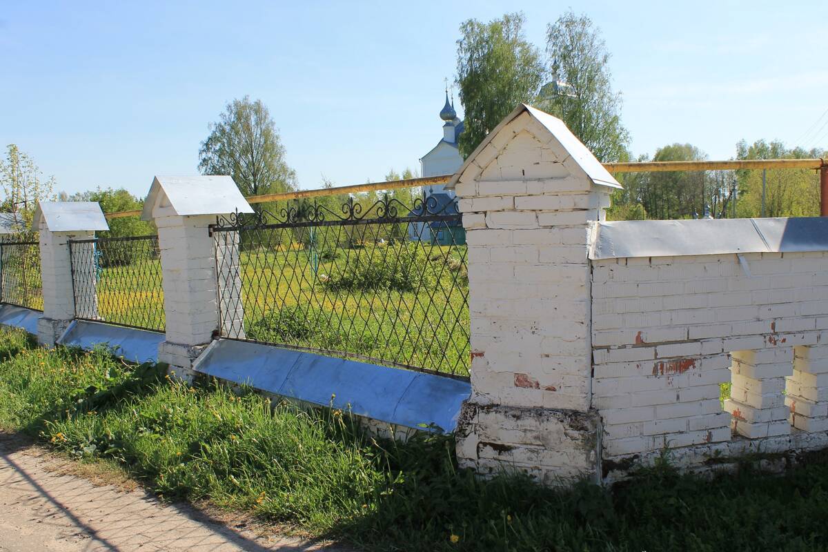 Церковь Троицы Живоначальной, Скоробогатово (Ковернинский район, Нижегородская область). дополнительная информация, Церковная ограда