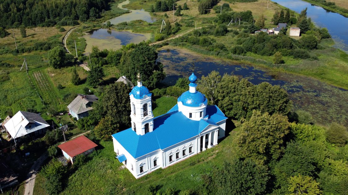 Церковь Рождества Пресвятой Богородицы, Николо-Перевоз (Ростовский район, Ярославская область). общий вид в ландшафте