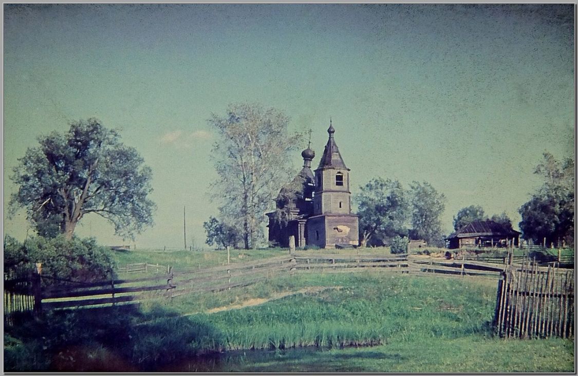Николая Чудотворца церковь, Кошелево (Ковернинский район, Нижегородская область). архивная фотография, фото Андрея Воробьева, источник: https://ok.ru/khokhloman/album/53734567837844/906186634132
