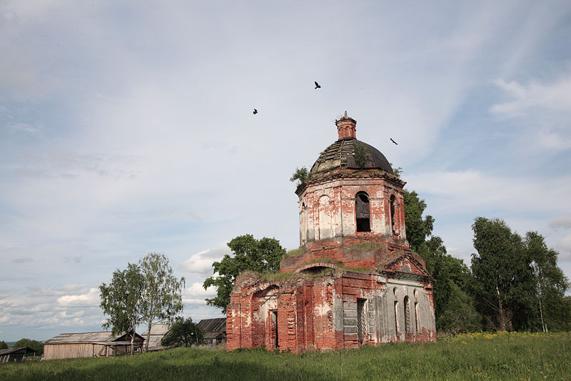 Скнятиново (Угодичская с/а). Церковь Успения Пресвятой Богородицы. фасады