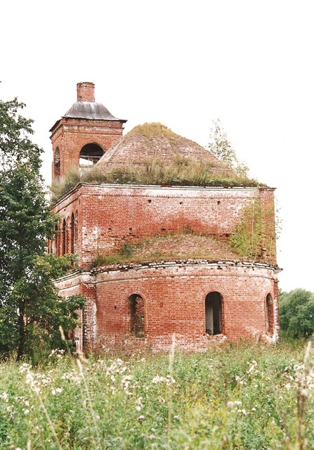Церковь Воскресения Христова, Воскресенское, урочище (Ростовский район, Ярославская область). фасады, Общий вид с восточной стороны.