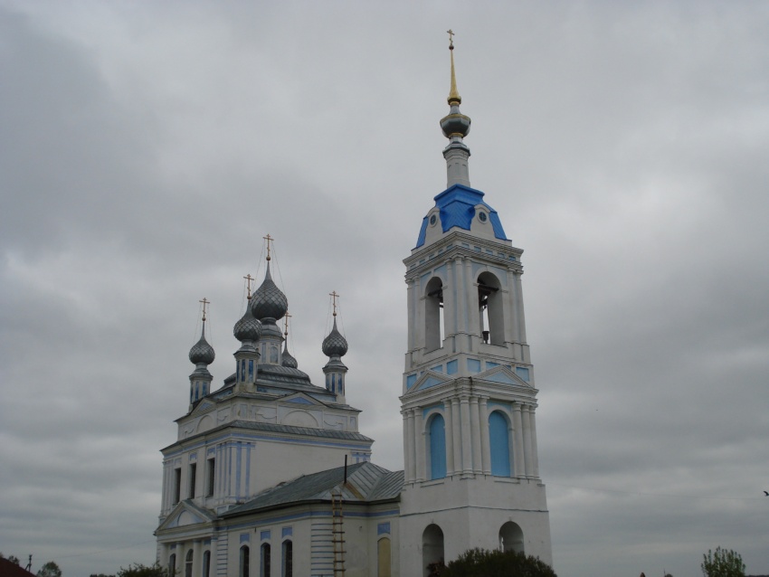 Савинское. Церковь Рождества Пресвятой Богородицы. общий вид в ландшафте