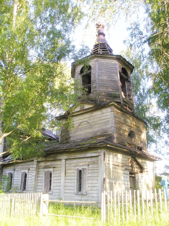 Церковь Успения Пресвятой Богородицы, Мартыново (Ковернинский район, Нижегородская область). общий вид в ландшафте