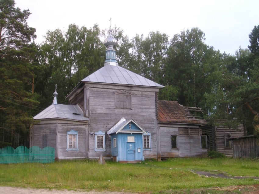 Понурово. Церковь Успения Пресвятой Богородицы. общий вид в ландшафте