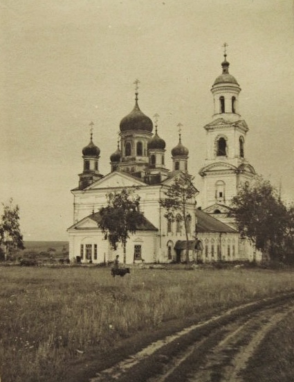 Церковь Спаса Всемилостивого, Нуча (Ардатовский район, Нижегородская область). архивная фотография, Фото 1947 г. (Целиков А.). Общий вид с северо-востока. ГКМФ. ГНИМА им Щусева