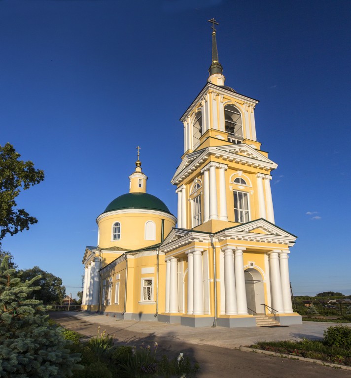 Автодеево. Церковь Троицы Живоначальной. фасады