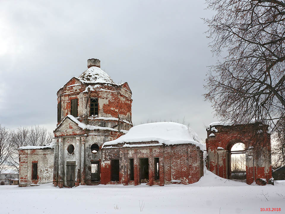 Церковь Трех Святителей, Голоперово (Переславский район и г. Переславль-Залесский, Ярославская область). фасады