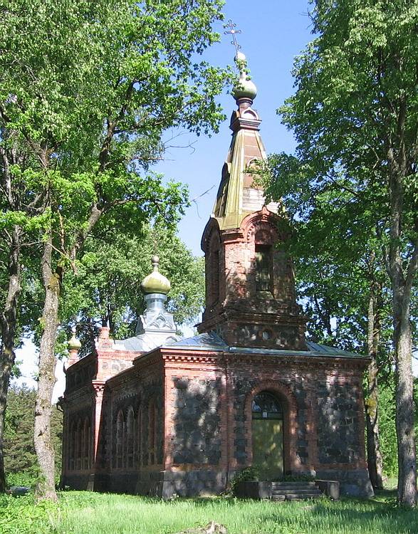 Церковь Троицы Живоначальной, Паадремаа (Paadremaa) (Пярнумаа, Эстония). общий вид в ландшафте