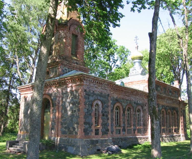 Церковь Троицы Живоначальной, Паадремаа (Paadremaa) (Пярнумаа, Эстония). общий вид в ландшафте