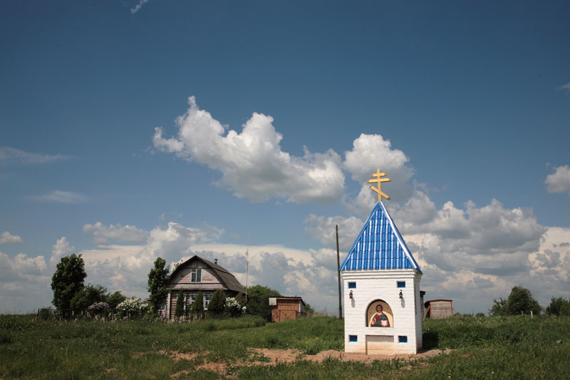 Часовня Елены равноапостольной, Лихарево (Переславский район и г. Переславль-Залесский, Ярославская область). общий вид в ландшафте