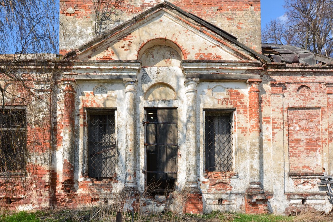 Церковь Бориса и Глеба, Матвеевское (Ростовский район, Ярославская область). архитектурные детали, Портик южного фасада храма