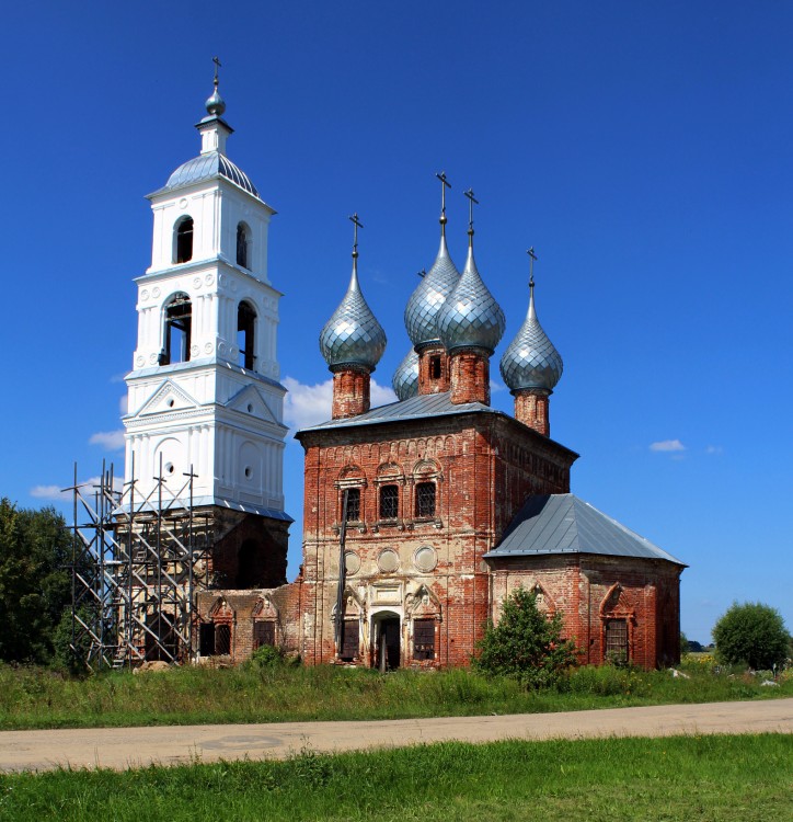 Деревни. Церковь Василия Великого. фасады