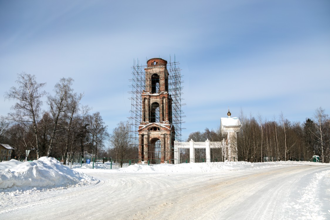 Погода в воронино. Храм в селе Воронино Городецкий район. Воронино Троицкой церкви. Деревня Воронино Ярославская область Ростовский район. Колокольня Троицкого собора Весьегонск.