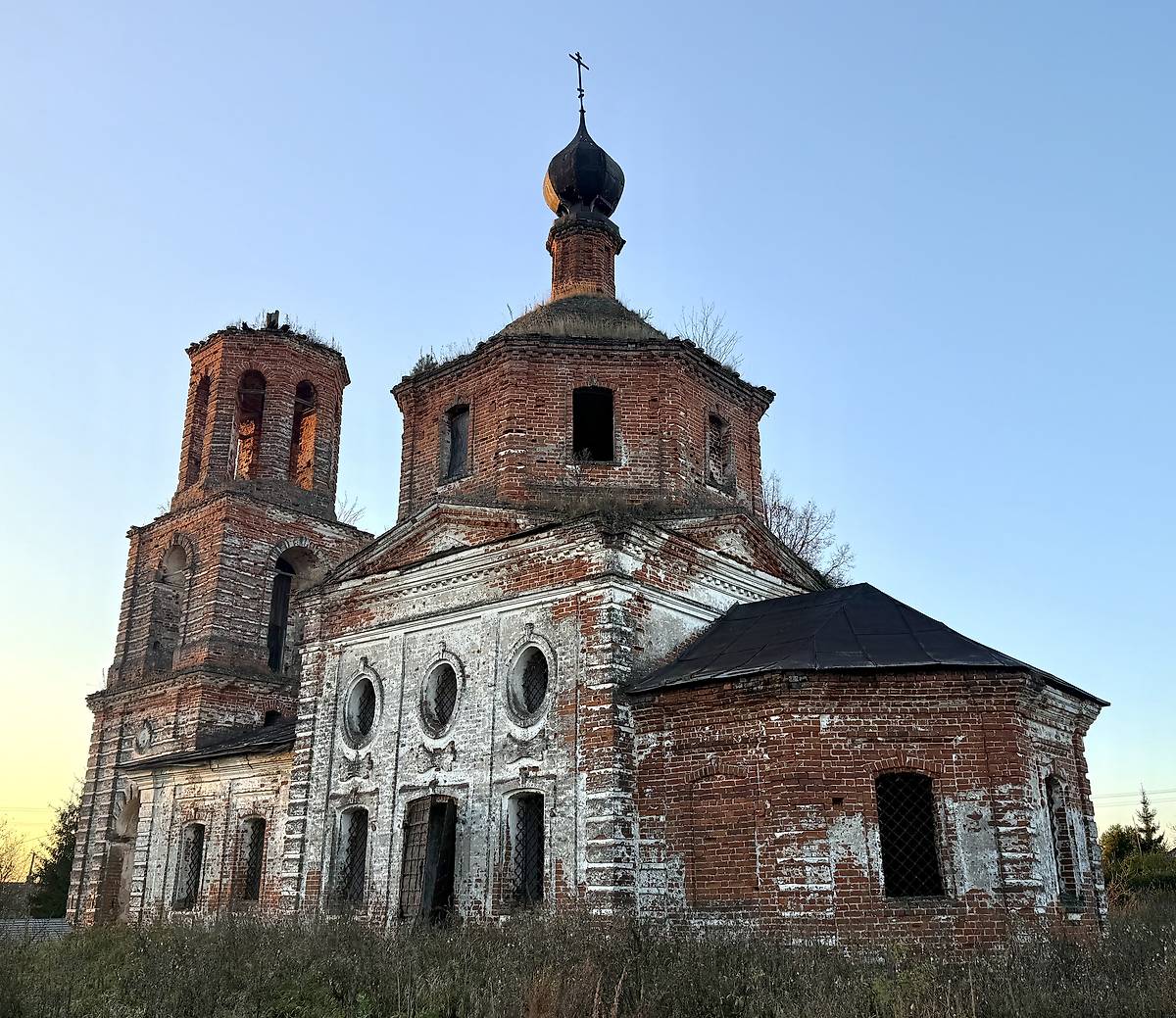Вид с юго-востока, фасады. Церковь Иоанна Богослова, Подлесново (Ростовский район, Ярославская область)