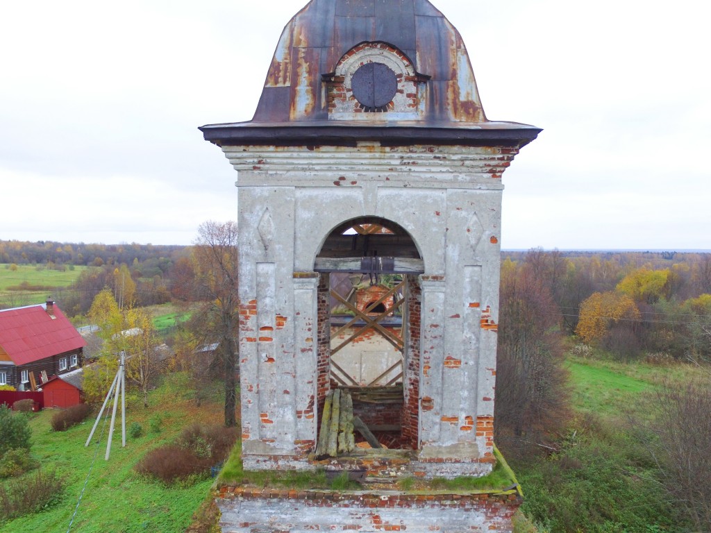 Церковь Николая Чудотворца, Веска, село (Переславский район и г. Переславль-Залесский, Ярославская область). архитектурные детали, Ярус звона колокольни храма, фото с квадрокоптера