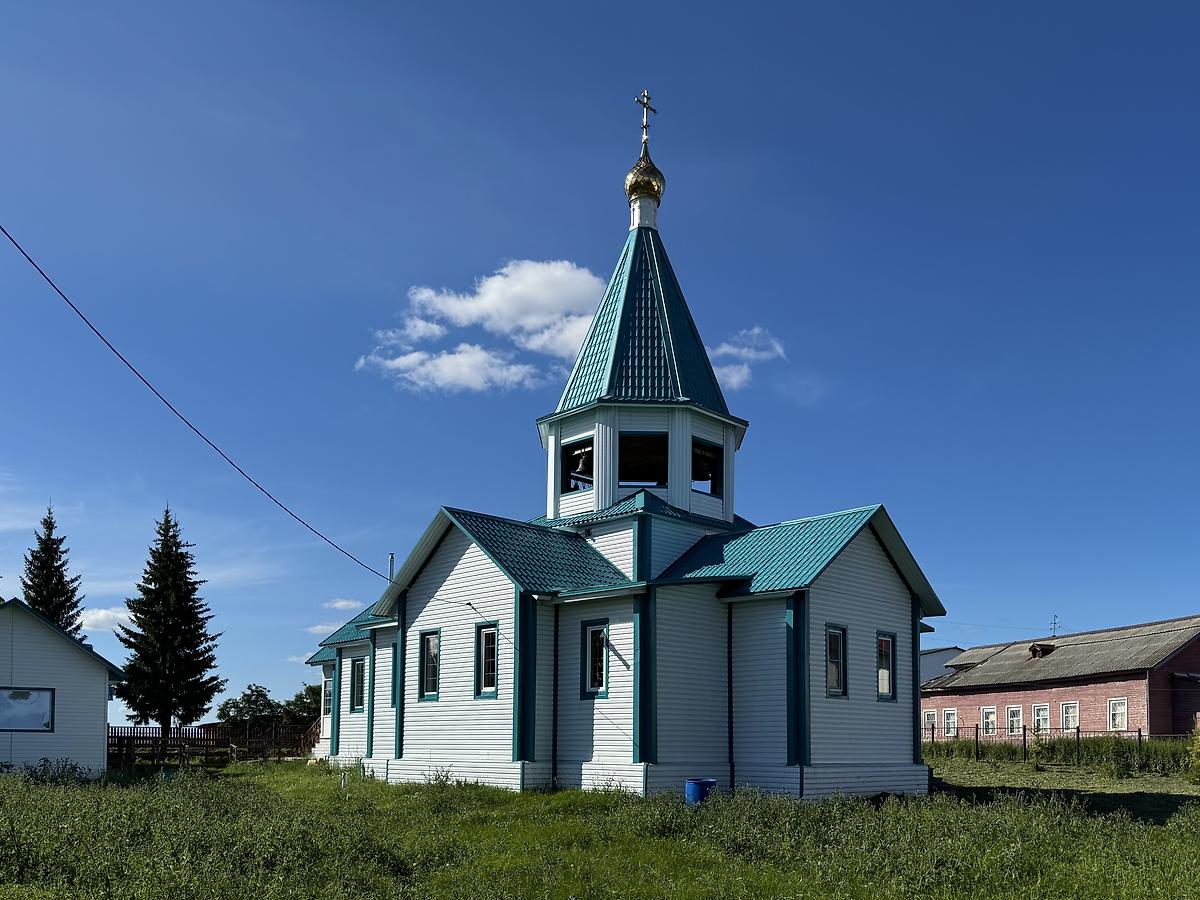 Вид с юго-востока, фасады. Церковь Успения Пресвятой Богородицы (новая), Ижма (Ижемский район, Республика Коми)