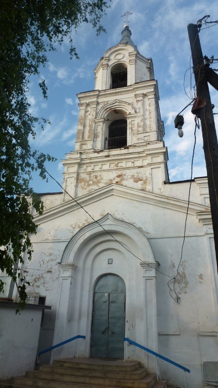 Церковь Покрова Пресвятой Богородицы, Большое Череватово (Дивеевский район, Нижегородская область). фасады, Церковь Покрова Пресвятой Богородицы. Колокольня и вход в церковь