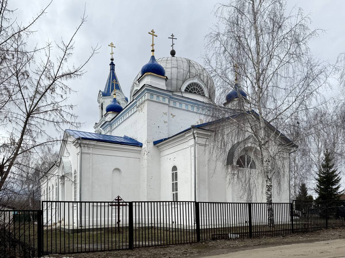 Вид с юго-востока, фасады. Церковь Покрова Пресвятой Богородицы, Большое Череватово (Дивеевский район, Нижегородская область)