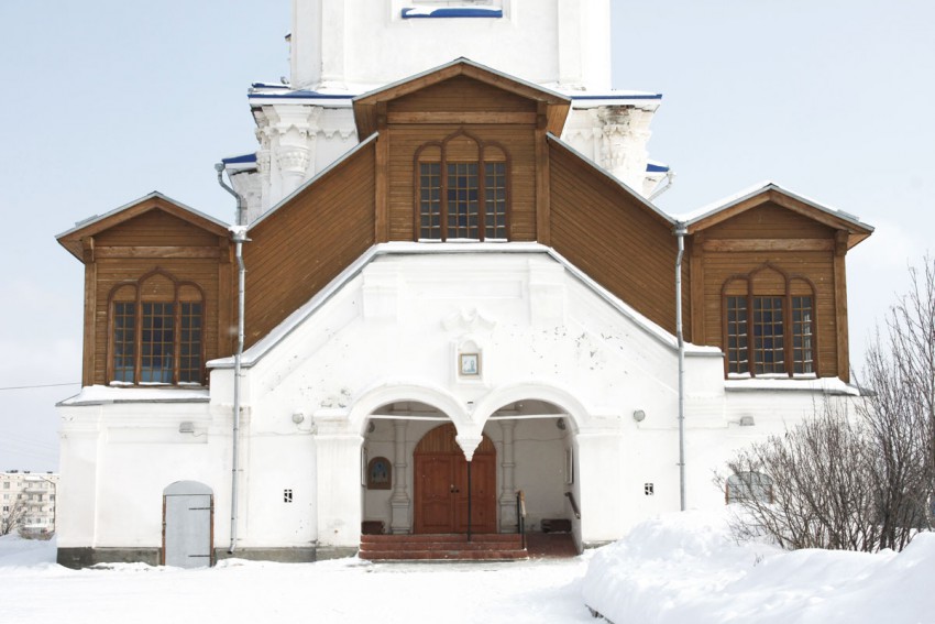 Североуральск. Собор Петра и Павла. архитектурные детали, Главный вход