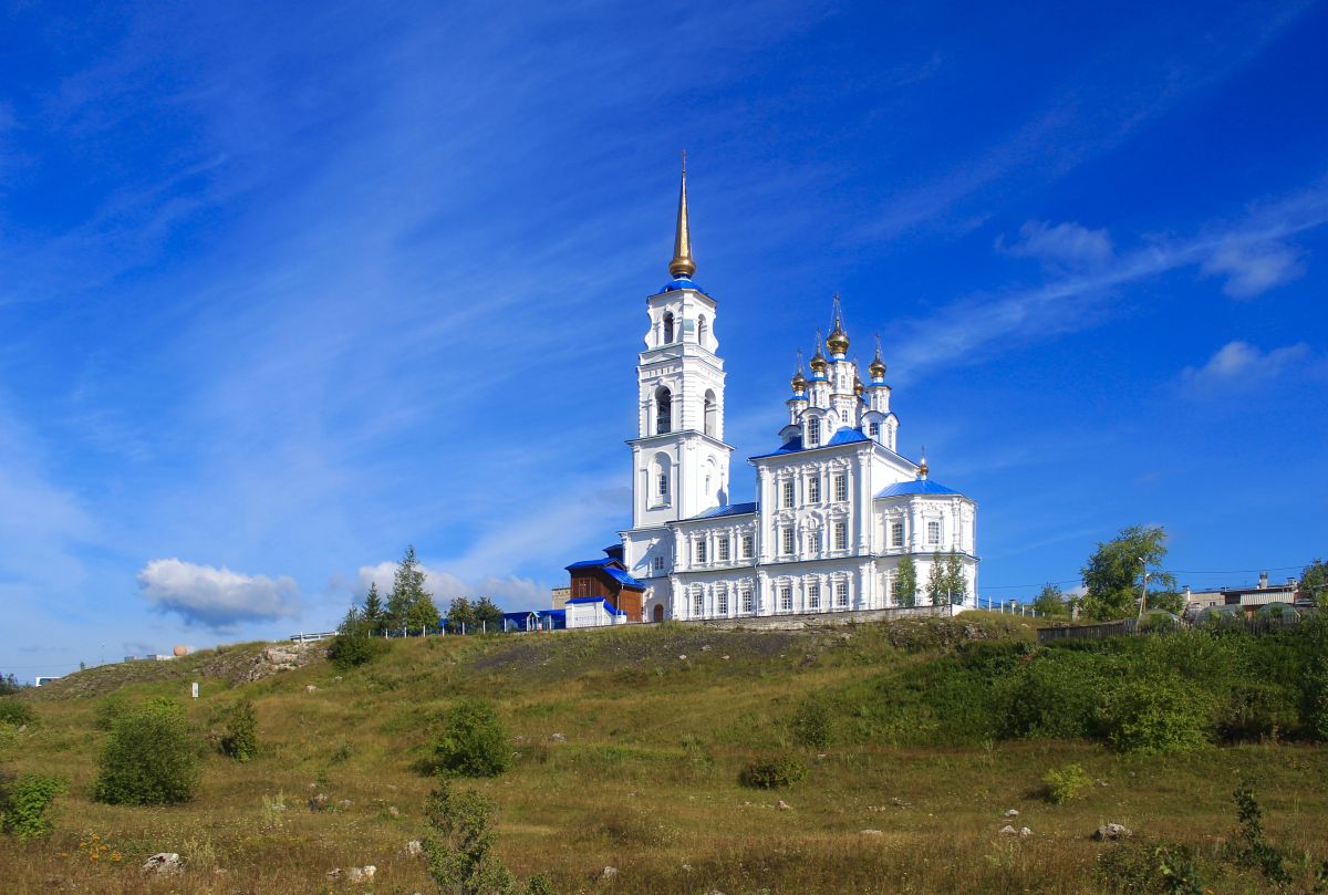 Североуральск. Собор Петра и Павла. фасады, Общий вид с юго-востока