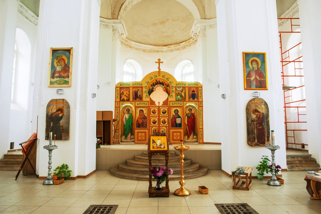 Церковь Михаила Архангела, Переезд (Екатериновский район, Саратовская область). интерьер и убранство, с.Переезд,  Церковь Архистратига Михаила