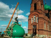 Церковь Михаила Архангела, Монтаж купола колокольни в церкви арх. Михаила<br>, Переезд, Екатериновский район, Саратовская область