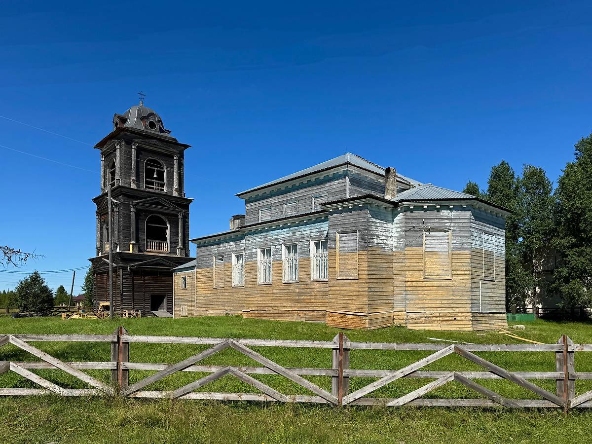 Вид с юго-востока, фасады. Церковь Собора Пресвятой Богородицы, Мошъюга (Ижемский район, Республика Коми)