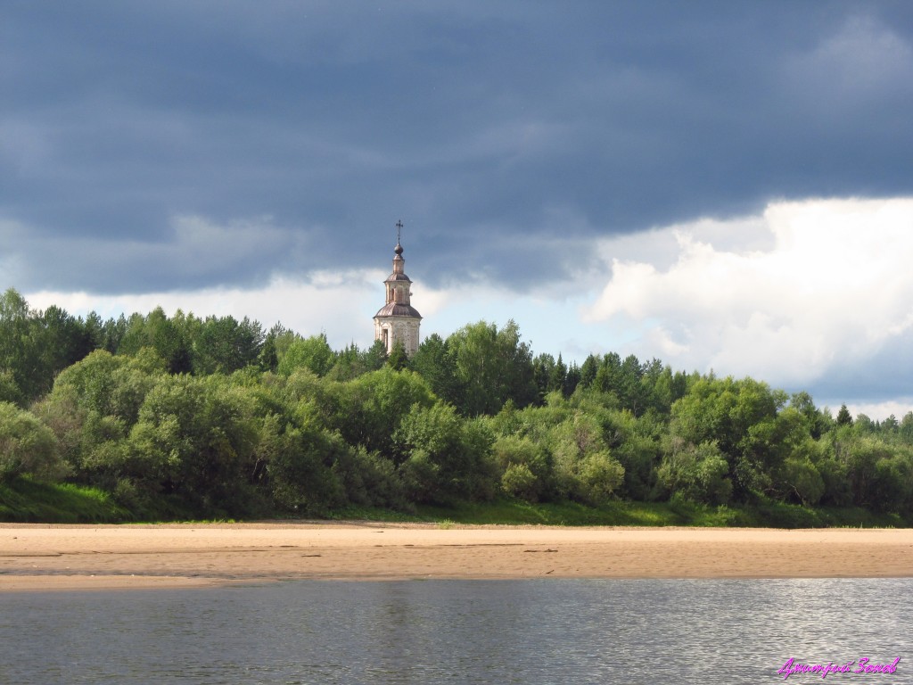 Церковь Покрова Пресвятой Богородицы, Покрово (Покровское), урочище (Лузский район, Кировская область). дополнительная информация, Покровская церковь, вид с р.Лузы