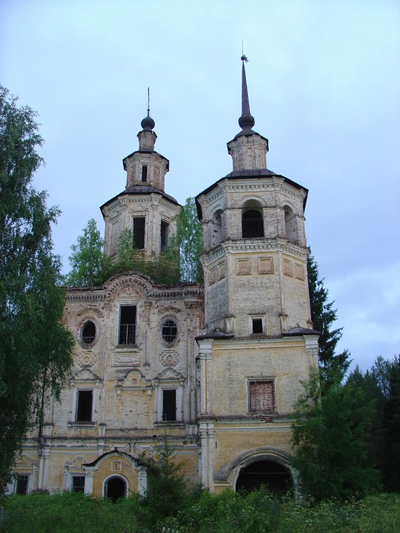 Церковь Покрова Пресвятой Богородицы, Покрово (Покровское), урочище (Лузский район, Кировская область). фасады