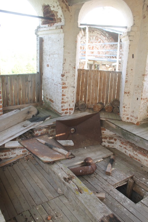 Церковь Покрова Пресвятой Богородицы, Покрово (Покровское), урочище (Лузский район, Кировская область). интерьер и убранство