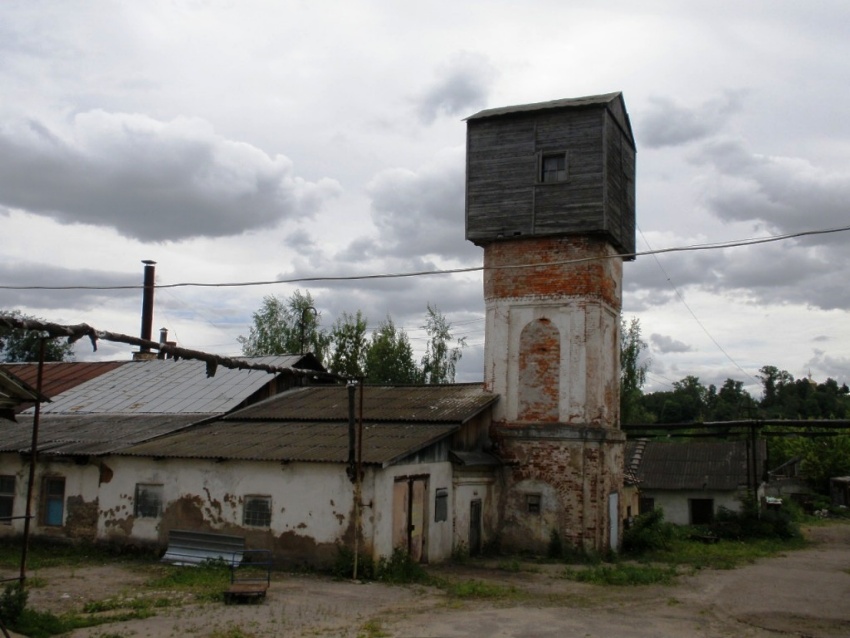 Церковь Покрова Пресвятой Богородицы (единоверческая), Боровск (Боровский район, Калужская область). общий вид в ландшафте, Вид  с  севера