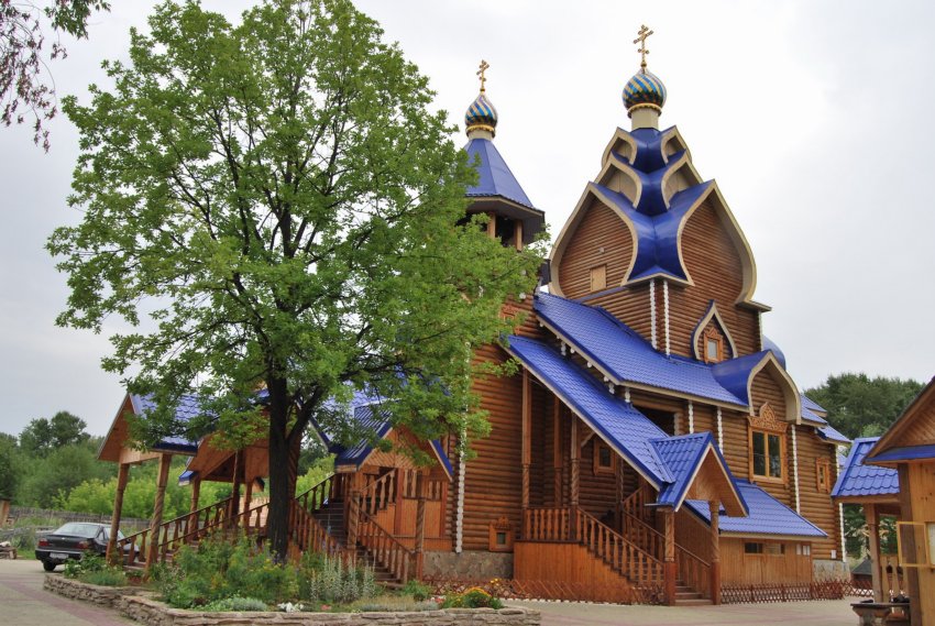 Церковь Касперовской иконы Божией Матери, Кольцово (Екатеринбург (МО город Екатеринбург), Свердловская область). общий вид в ландшафте