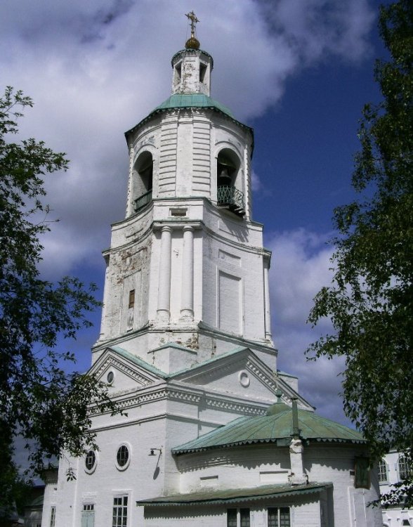 Котлас. Церковь Николая Чудотворца. фасады, Колокольня, вид с юго-востока. В нижнем ярусе церковь