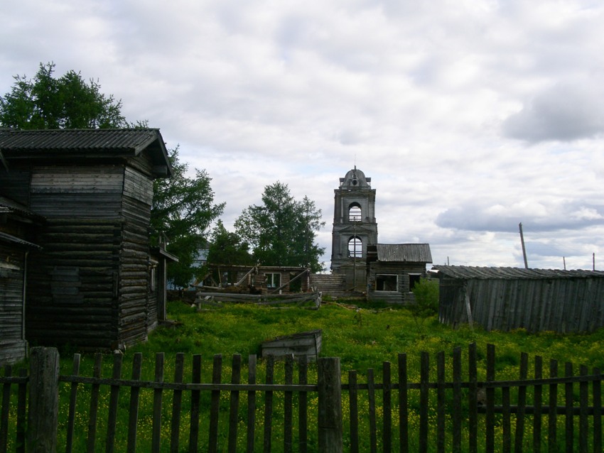 Церковь Собора Пресвятой Богородицы, Мошъюга (Ижемский район, Республика Коми). общий вид в ландшафте, колокольня, вид с севера