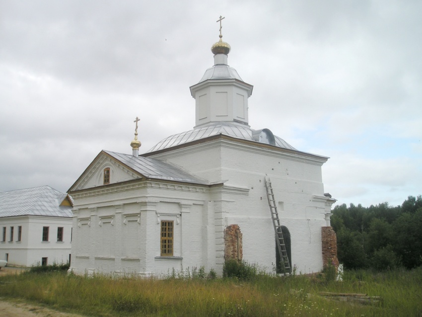 Высоковский Ковернинский Успенский мужской монастырь. Церковь Трех Святителей, Успенский (Ковернинский район, Нижегородская область). фасады