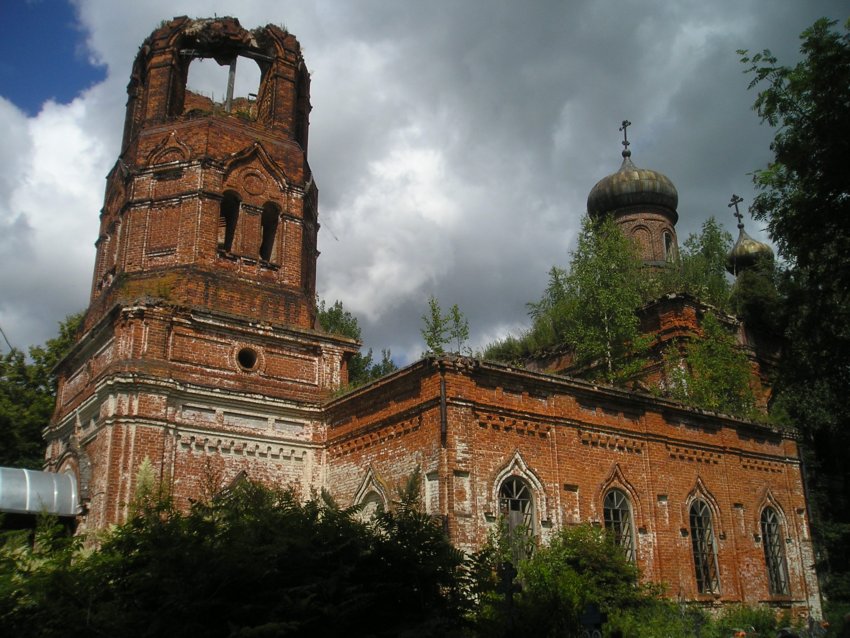 Церковь Параскевы Пятницы, Кирюшино (Городецкий район, Нижегородская область). общий вид в ландшафте