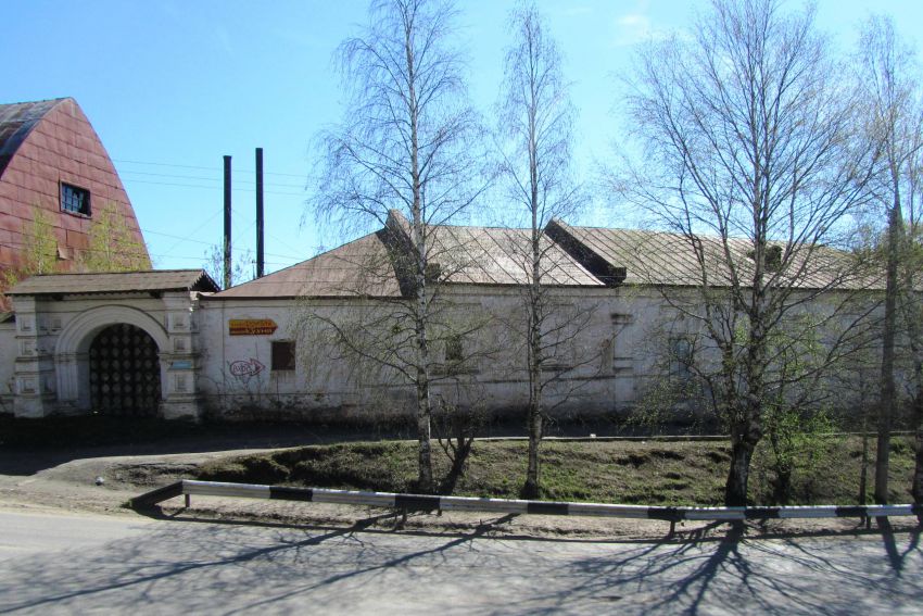 Иоанно-Предтеченский монастырь, Великий Устюг (Великоустюгский район, Вологодская область). фасады, западный участок стены с историческими воротами
