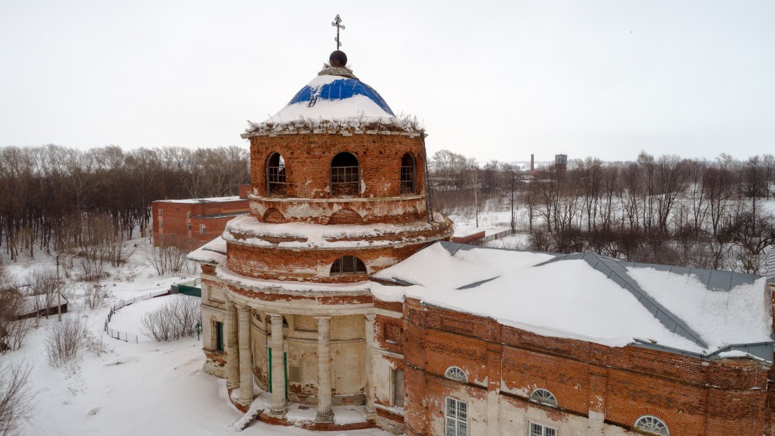 Истье. Церковь Рождества Христова. фасады