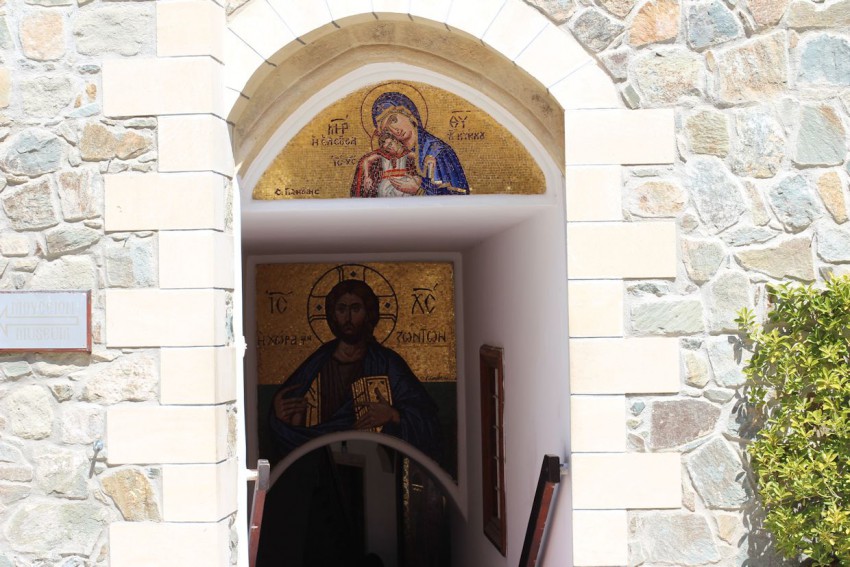 Монастырь Киккской иконы Божией Матери, Киккос (Никосия, Кипр). архитектурные детали