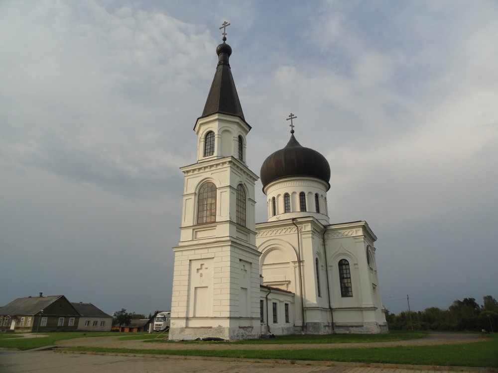 Вевис (Vievis). Церковь Успения Пресвятой Богородицы. фасады